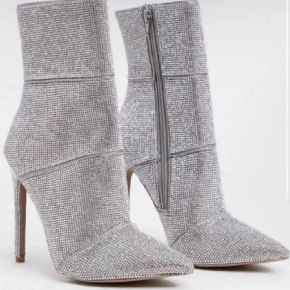 Andiamo silver studded boots size 6